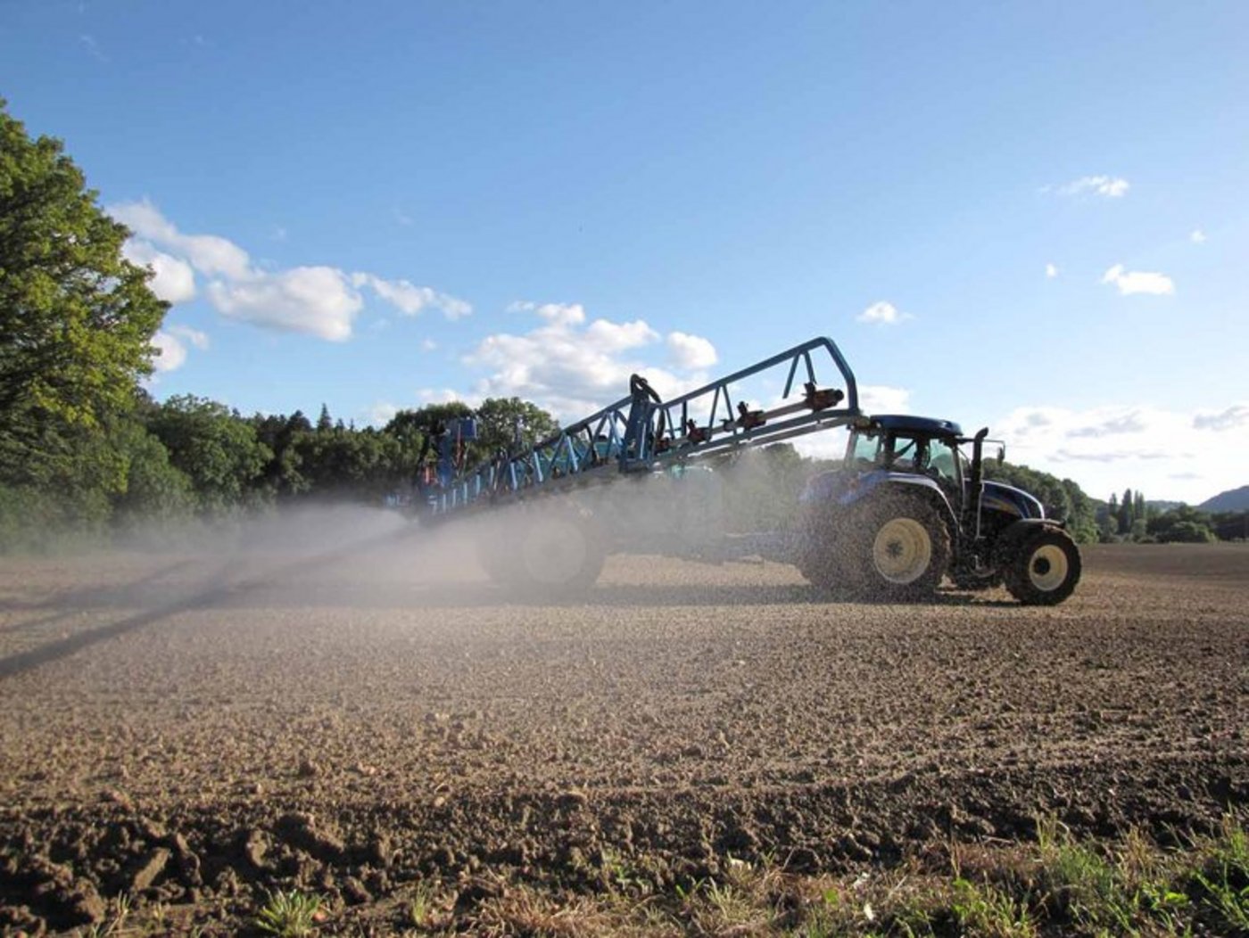 Mit dem Aktionsplan Pflanzenschutzmittel sollen die Risiken von Pflanzenschutzmitteln um 50 Prozent reduziert werden. (Bild Jérémie Suchet/landwirtschaft.ch)