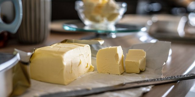 Insbesondere die Nachfrage nach Bio-Butter ist weiterhin hoch. (Bild Unsplash)