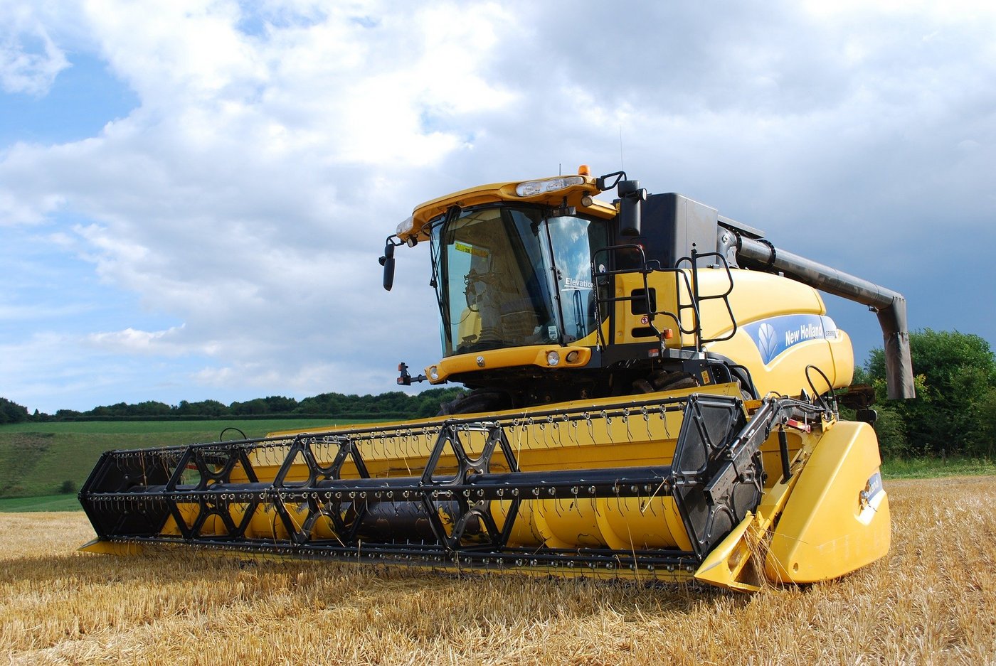 Es ist noch ungeklärt, wieso der Landwirt unter das Rad geriet. (Bild von Greg Larcombe auf Pixabay)