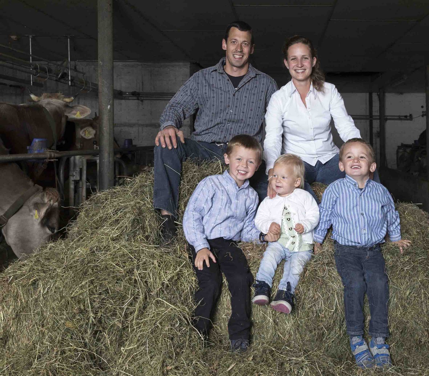 Markus und Sandra Hürlimann mit ihren drei Kindern (v.l.n.r.): Marcel (5), Nadja (1) und Silvan (3).  (Bilder Johanna Bossart)