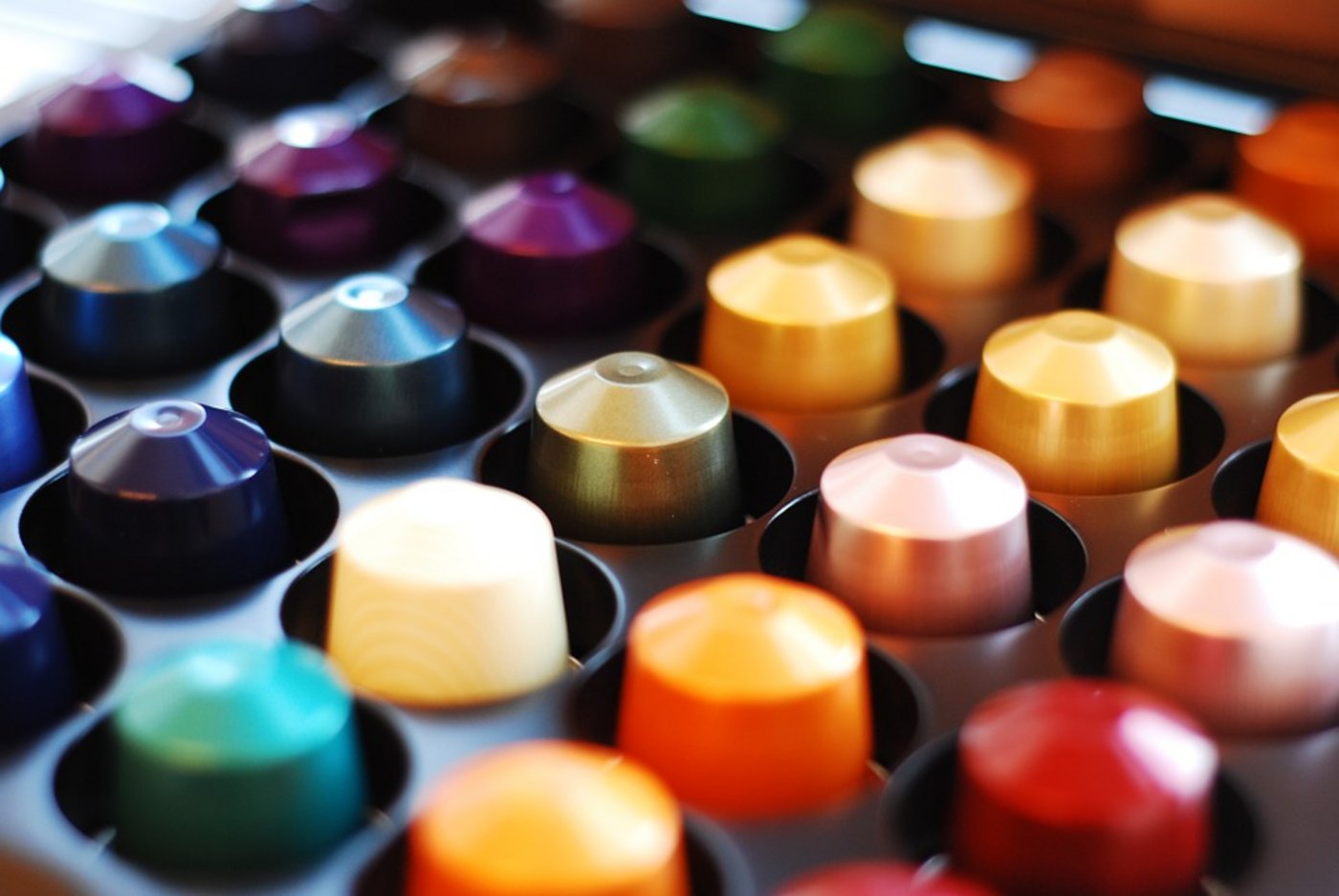Für einige ein Lifestyleprodukt, für andere ökologischer Unsinn: Nespresso-Kapseln. (Bild Pixabay)