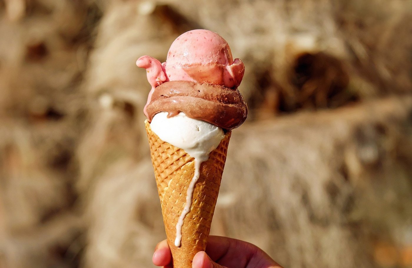Das lang anhaltend schöne Wetter kurbelt den Glacé-Verkauf an. (Bilder zVg)