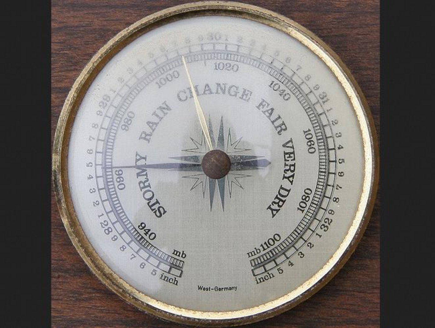 Das Wahlbarometer kippt leicht nach links. (Symbolbild Flickr/Brian Snelson)