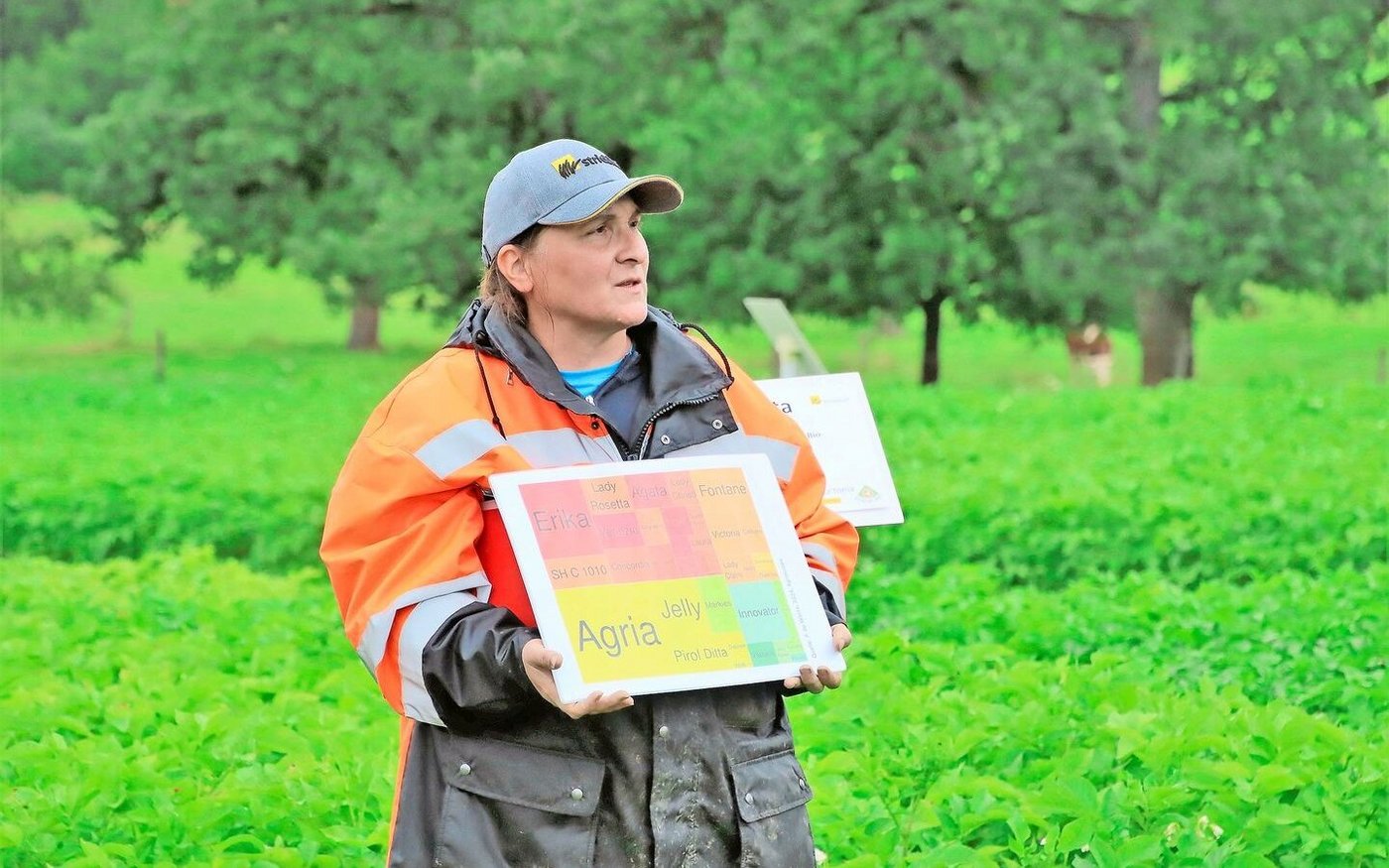 Sonja Basler, Strickhof-Fachbereich Ackerbau, hat das Versuchsfeld angelegt und ist für die Betreuung verantwortlich.
