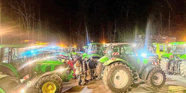 Anfang Jahr gingen Schweizer Bauern aus Protest auf die Strasse. Es gibt mehrere Vorstösse, die sich mit ähnlichen Forderungen befassen.