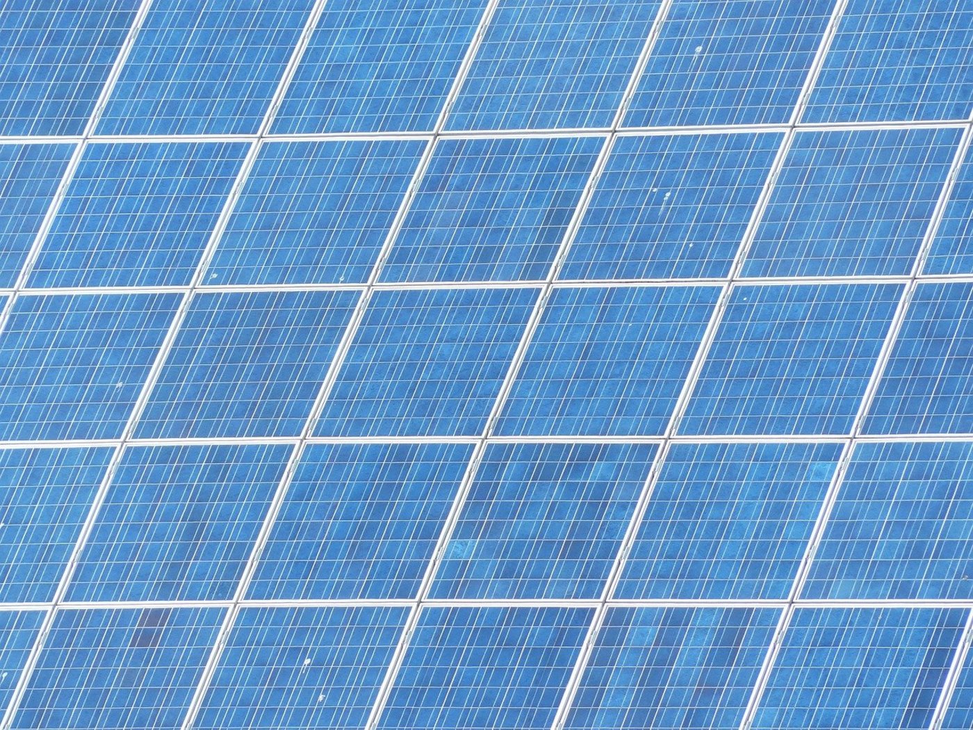  Bereits in den Monaten April, Mai und Juni lag die Solarproduktion weit über den langjährigen Mittelwerten. (Bild Pixabay)