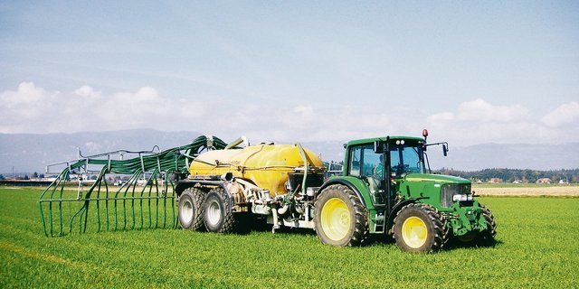 Was denken Schweizer Landwirte über die gemeinsame Nutzung von Maschinen? Eine Studie der ZHAW will dies in Erfahrung bringen. (Bild zVg)