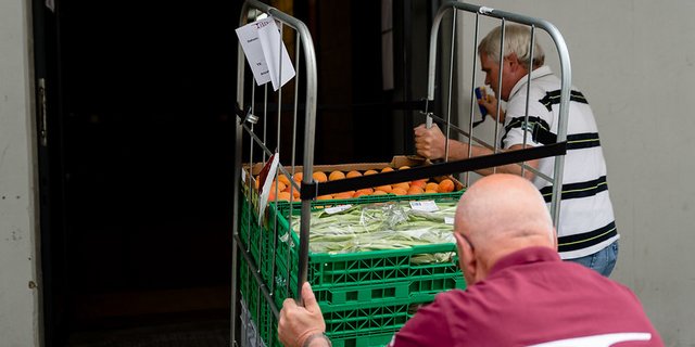 Der Bundesrat hatte sich bereit gezeigt, eine rechtliche Grundlage für die erleichterte Abgabe von Lebensmittel an gemeinnützige Organisationen zu schaffen. (Symbolbild Tischlein deck dich)