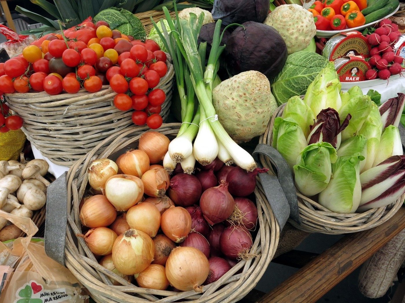 Das Biobarometer Schweiz ist eine seit dem Jahr 2016 alle zwei Jahre durchgeführte Repräsentativbefragung zur Einstellung, zum Verbrauch und zum Wissen über Bioprodukte. Ziel der Studie ist es, aktuelle und zukünftige Konsumtrends zu untersuchen und deren Veränderungen über die Zeit sichtbar zu machen. (Bild  b1-foto / Pixabay)
