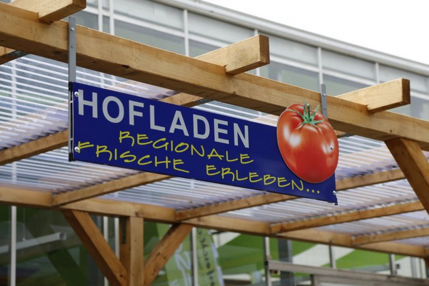 Mit der zunehmenden Direktvermarktung reagieren die Bauernfamilien auf die tiefen Produzentenpreise. (Bild ji)