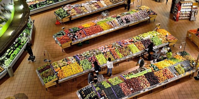 Riesige Auswahl in einem Supermarkt - wonach greifen die Konsumenten? (Bild pd)