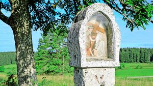 Dasein (er-)tragen: Dasein (er-)tragen: Kreuzwegauf dem Feld.