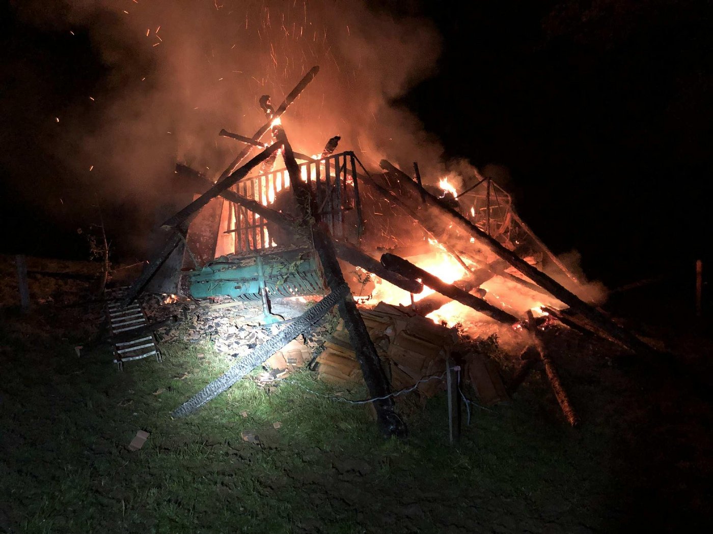 Die Brandursache wird zurzeit geklärt. Der Sachschaden steht ebenfalls noch nicht fest.  (Bild Kantonspolizei Freiburg)