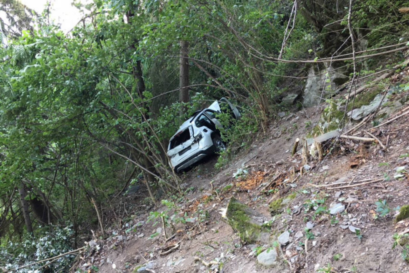 Die Unfallstelle im Unterwallis. (Bild Kantonspolizei Wallis)