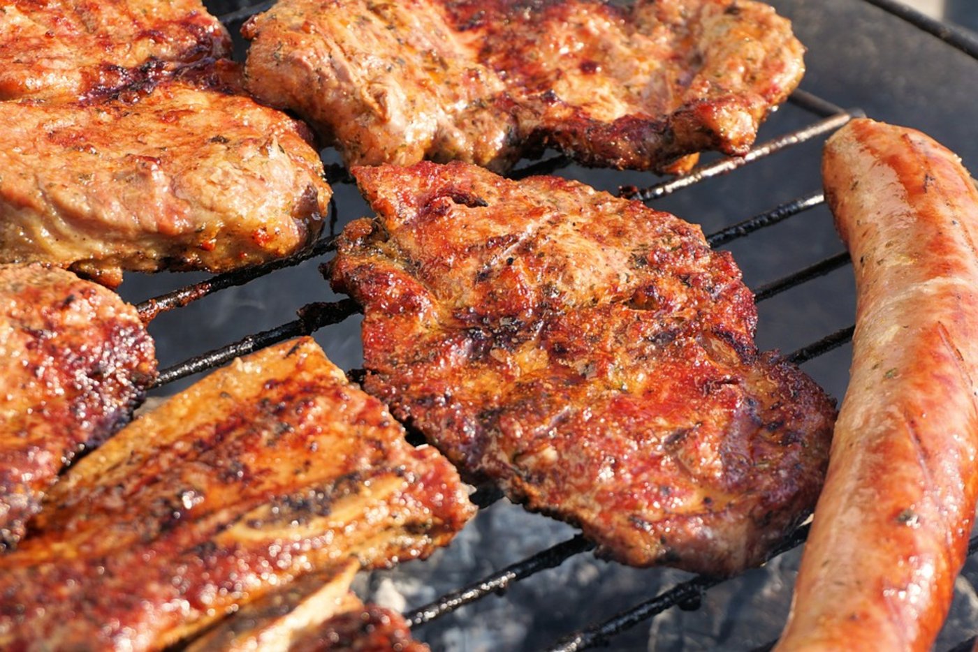 Erhalten gewisse Kreise nun vonseiten Swissherdbook eine Extrawurst oder müssen sie wie alle anderen zum «üblichen» Steak greifen? (Bild Pixabay)