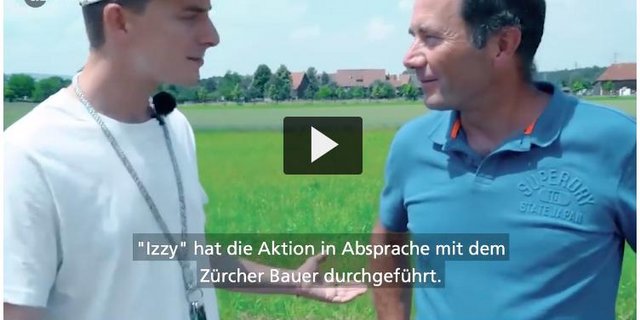 Redaktor Cedi Schild mit Landwirt Hanspeter Schärer bei der Planung der Aktion. (Screenshot Izzymag)