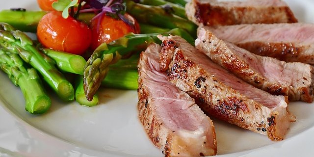 Die Devise: weniger Fleisch, mehr Gemüse und Vollkorn. (Bild Pixabay)