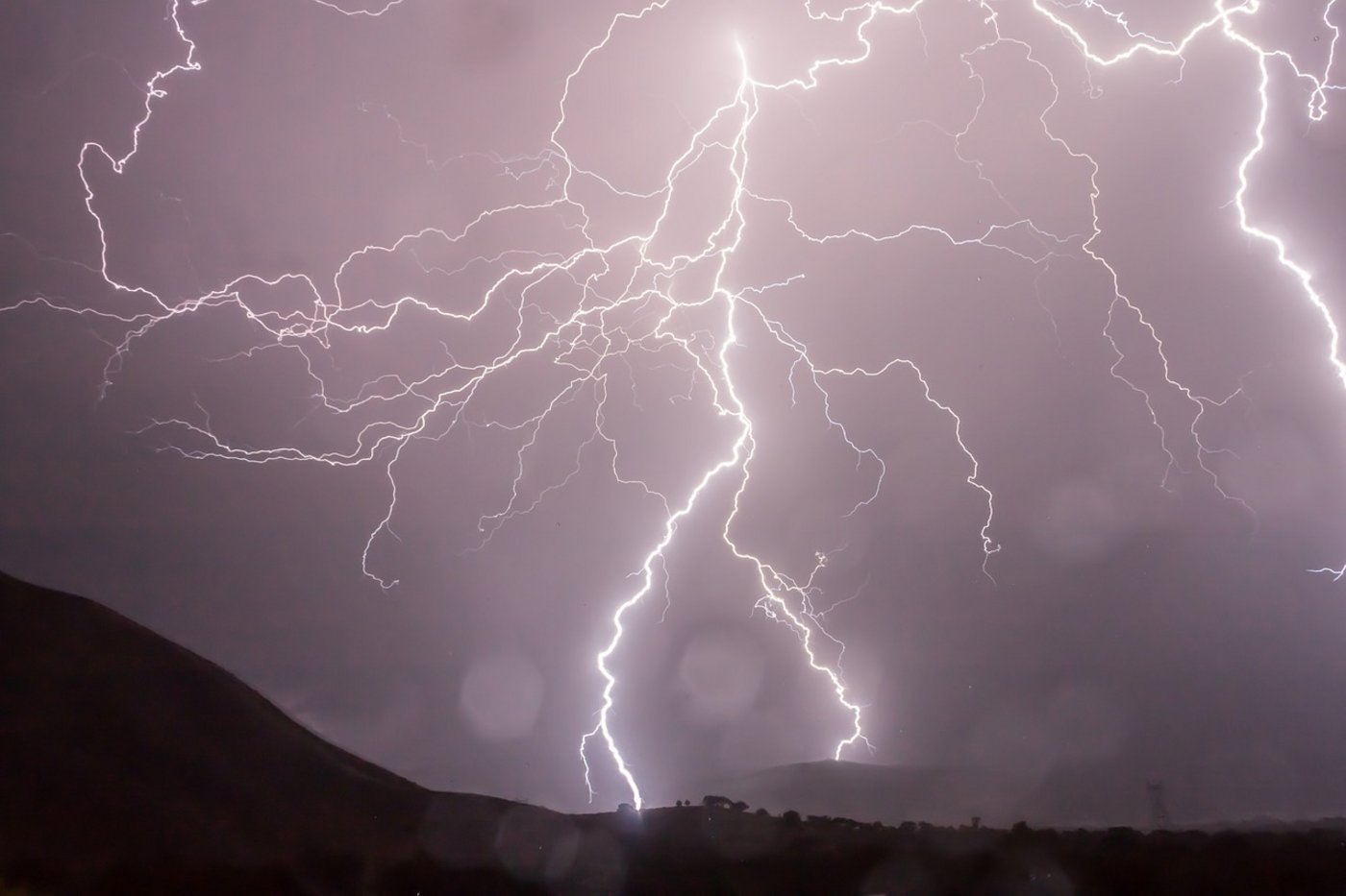 Das Gewitter brachte zehntausende Blitze. (Symbolbild Pixabay)
