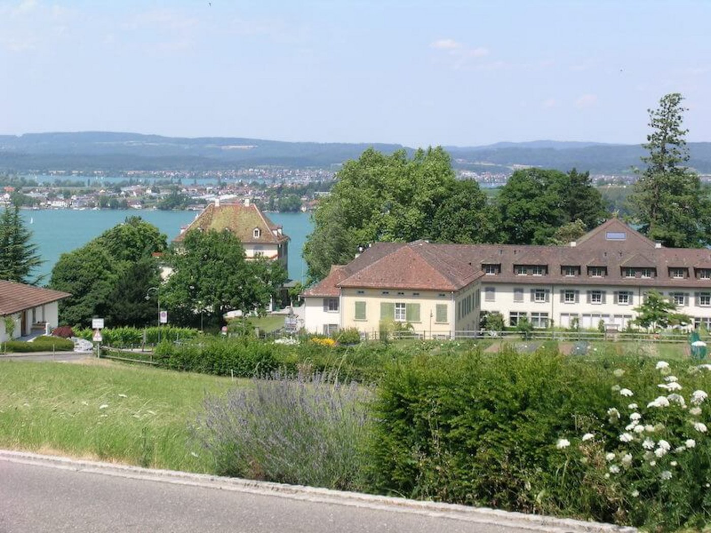 Sicht auf das BBZ Arenenberg in Salenstein.  Der Sitz des neu gegründeten Vereins "Kraftgegend Seerücken-Untersee" ist Salenstein TG. (Bild Isabelle Schwander) 