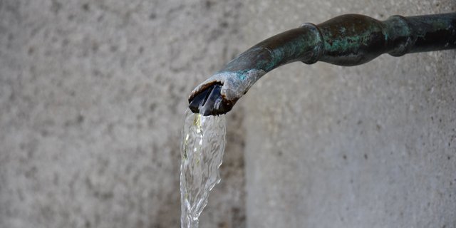 Lage etwas beruhigt: Bauern berichten auf Facebook über plätschernde Brunnen. Dennoch rüsten sich Bauern vermehrt für weitere harte Trockenzeiten. (Symbolbild Katrin Erfurt)
