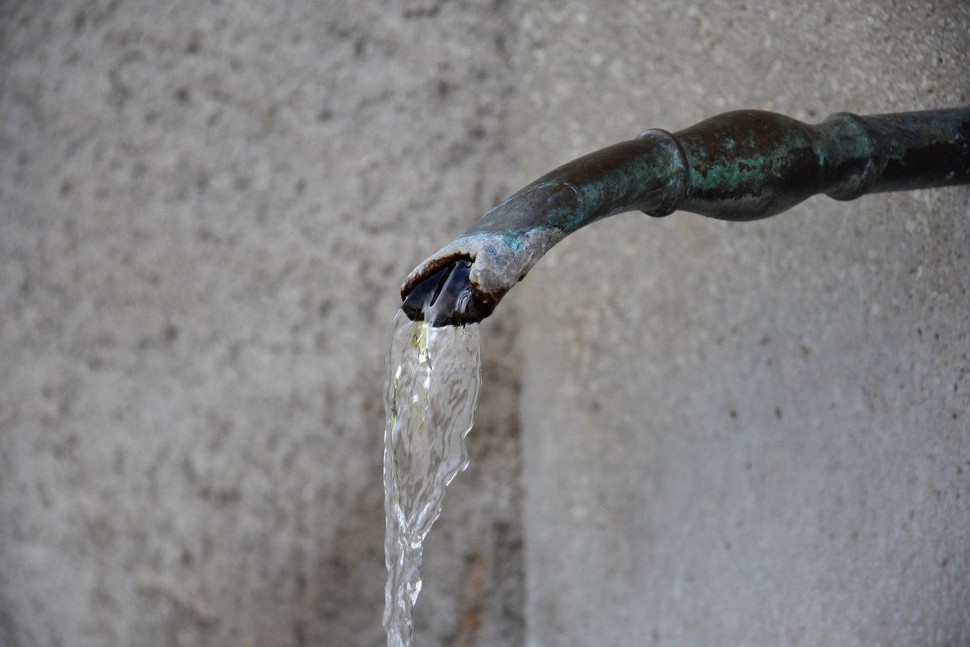 Lage etwas beruhigt: Bauern berichten auf Facebook über plätschernde Brunnen. Dennoch rüsten sich Bauern vermehrt für weitere harte Trockenzeiten. (Symbolbild Katrin Erfurt)