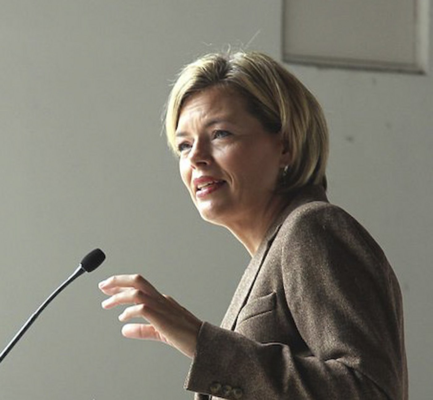 «In den ersten 100 Tagen meiner Amtszeit habe ich politisch die Weichen für die kommenden Jahre gestellt. Dies wird sich jetzt auch in den Strukturen des Ministeriums niederschlagen», sagt Julia Klöckner. (Bild Lothar Spurzem/CC BY-SA 2.0 DE)