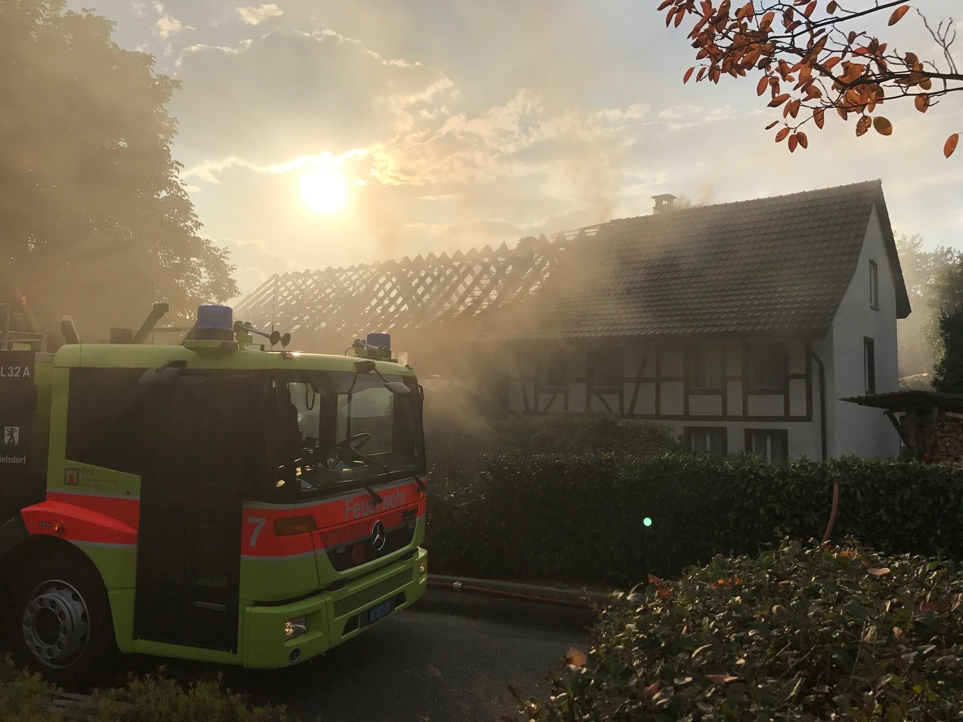 Das Wohnhaus der Liegenschaft in Niederhasli ZH konnte aber grösstenteils gerettet werden. 