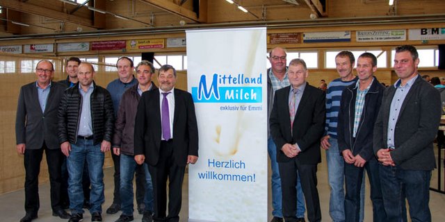 11 von 13 Vorstandsmitglieder der Mittelland Milch mit dem Präsidenten Andreas Hitz. Zwei Vorstände haben sich entschuldigt. (Bild Hans Rüssli)