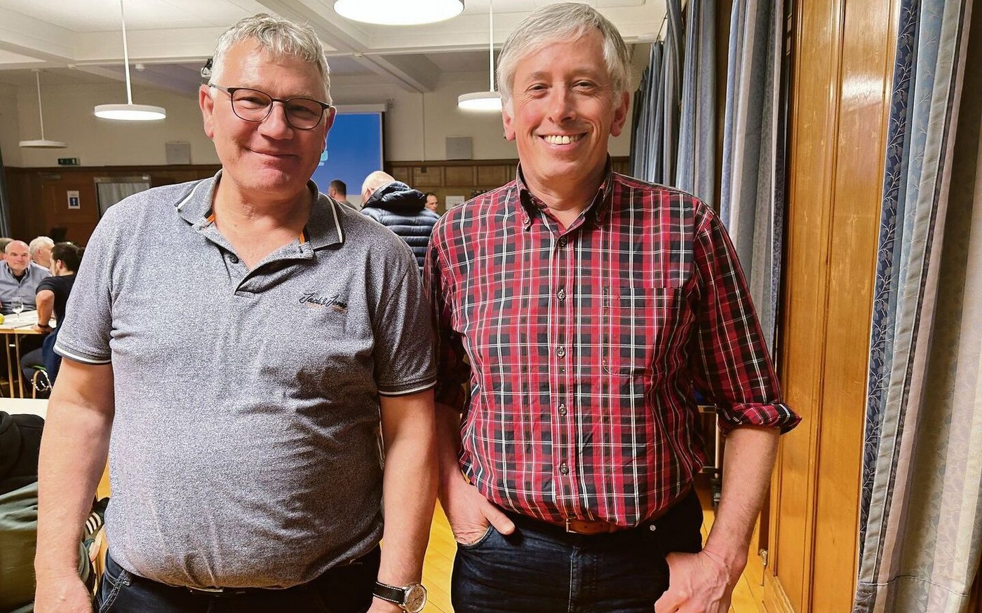 Gut gelaunt sind Co-Präsident Bio ZH/SH Ruedi Vögele (l.) und Bio-Suisse-Vorstandsmitglied Sepp Bircher.