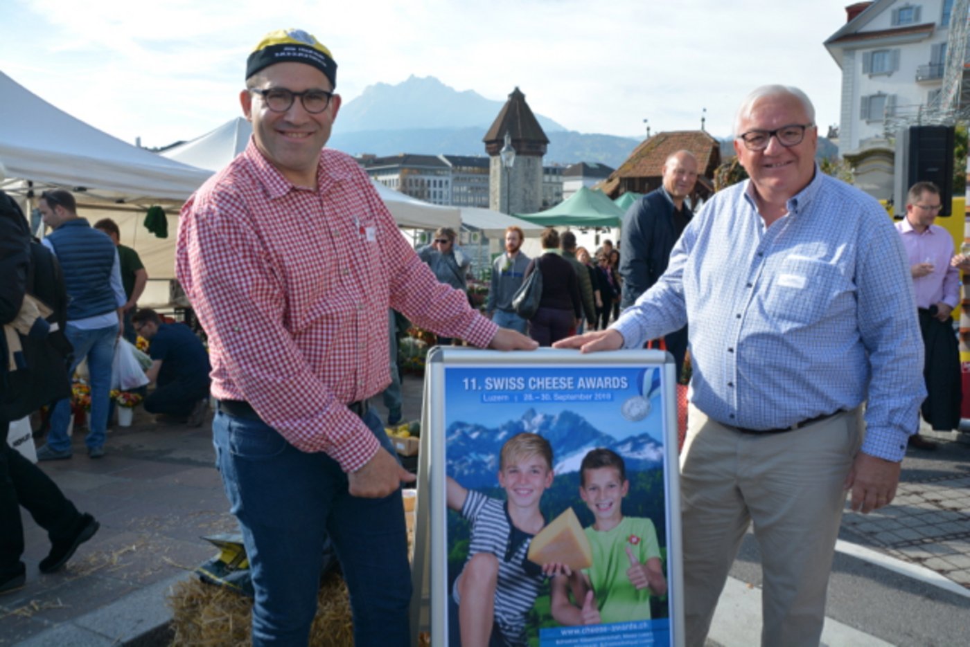 Fromarte-Präsident Hans Aschwanden (l.) mit dem OK-Präsidenten des Swiss Cheese Award 2018, Peter Gabriel.