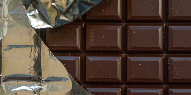 Schweizerinnen und Schweizer essen Schokolade aus inländischer Produktion. Der Export ist aber wirtschaftlich wichtiger. (Bild Pixabay)
