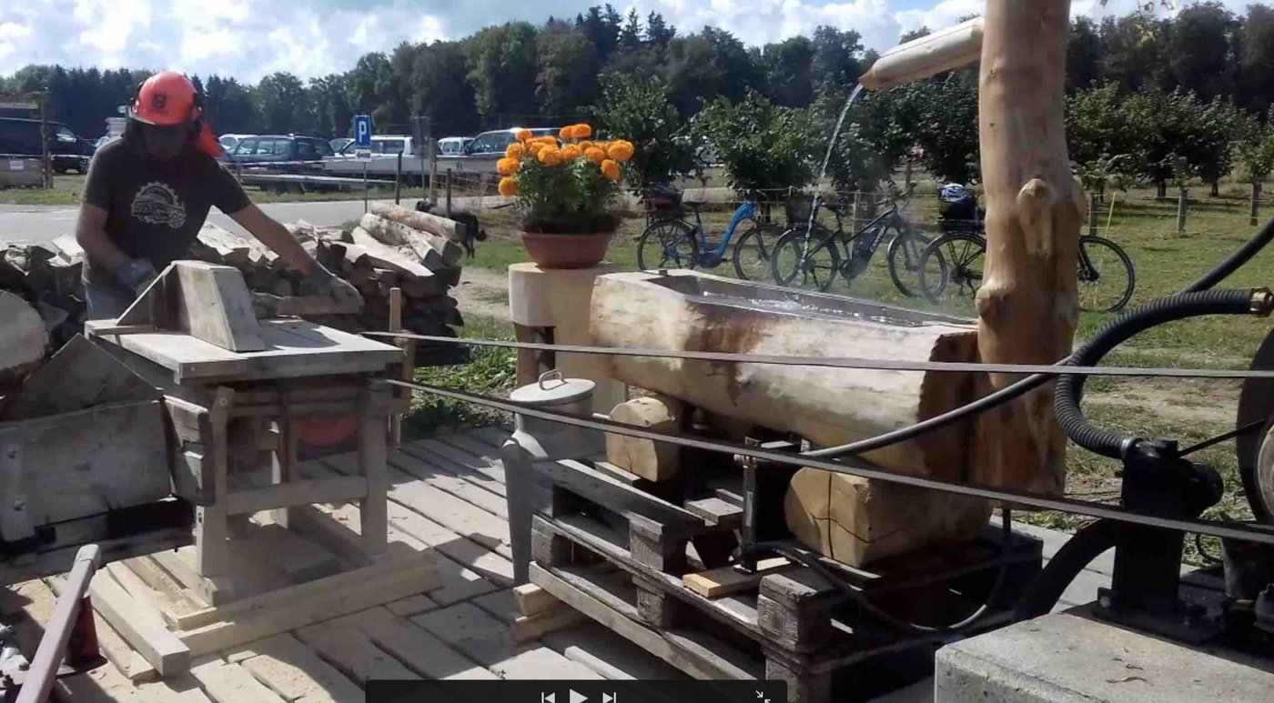 Eine historische Fräse betrieben von einem 2-Takt-Motor. (Bild nb)