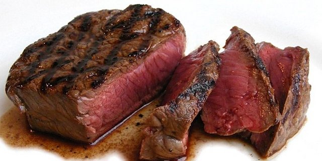 Ein gutes Stück Fleisch: Die nächste Generation macht den Verkauf nicht einfacher. (Bild Archiv)