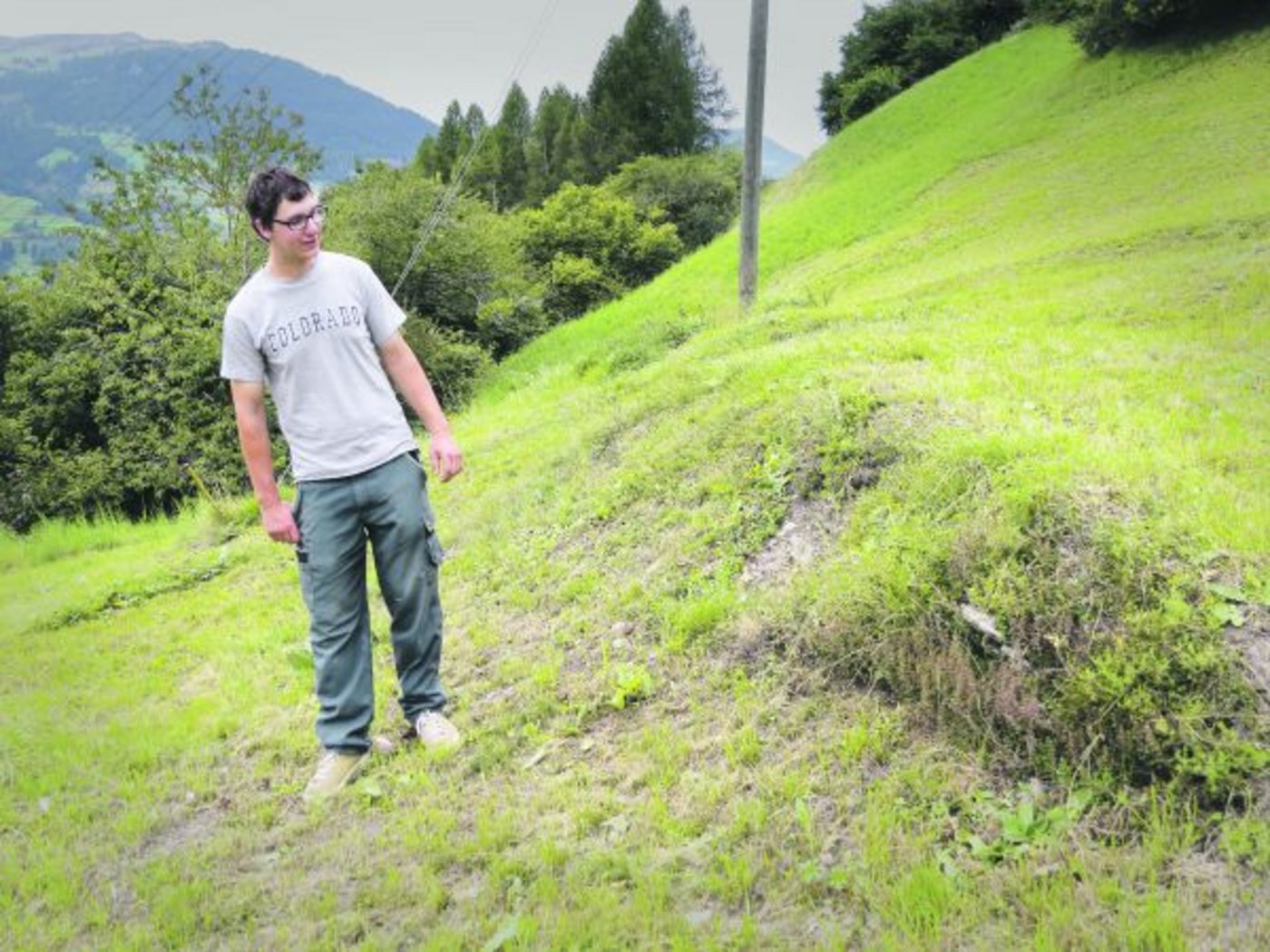 Ursin Bonifazi hat seine Vertiefungsarbeit in der Lehre als Landwirt über die Rutschungen in seinem Dorf verfasst.