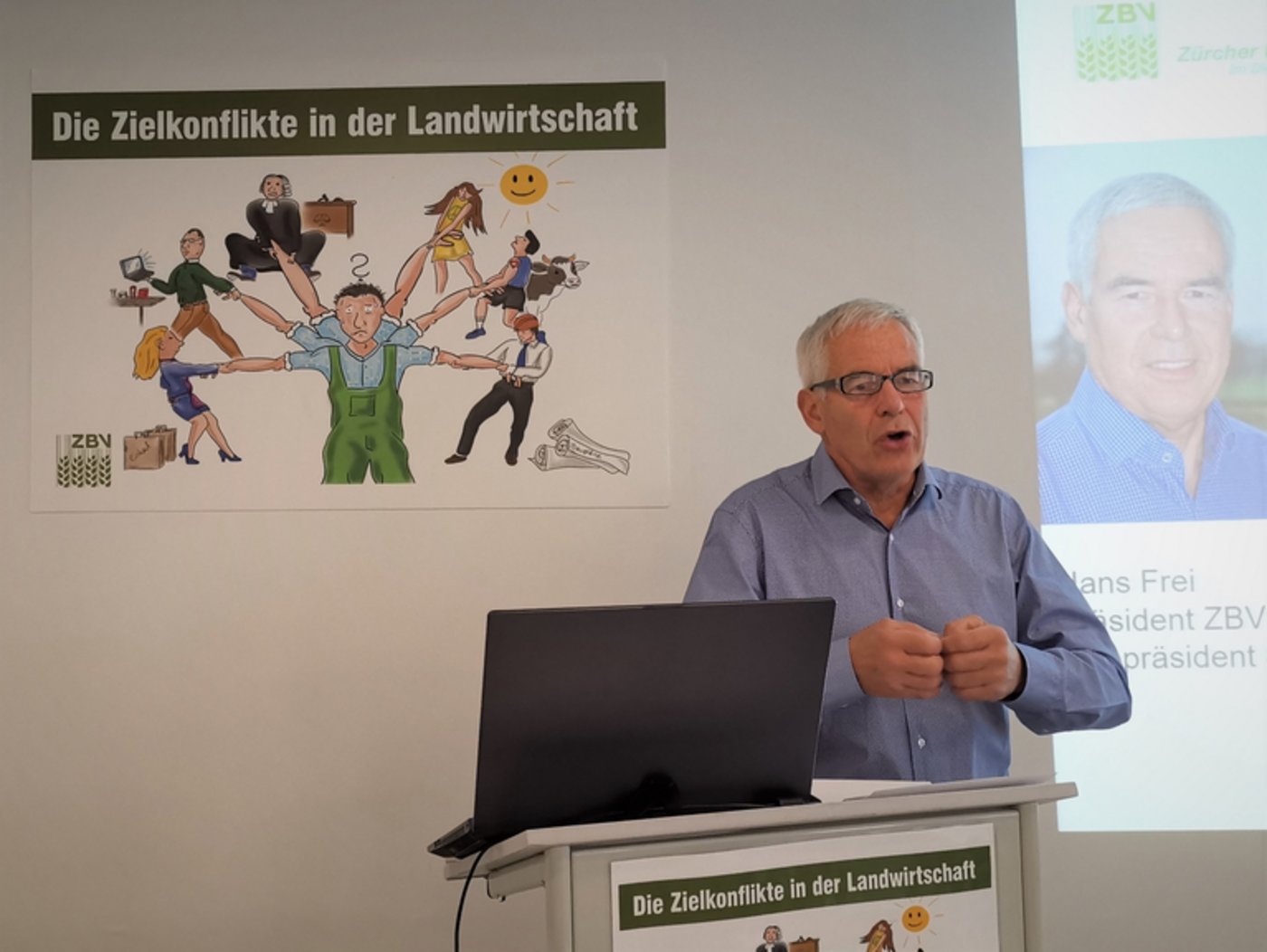 Hans Frei, Präsident des Zürcher Bauernverbandes und Vizepräsident des Schweizer Bauernverbandes, wollte an der diesjährigen Martini-Konferenz nicht bloss Zahlen präsentieren. "Die Zielkonflikte beschäftigen unsere Bauern momentan viel mehr", sagte er. (Bild mg)