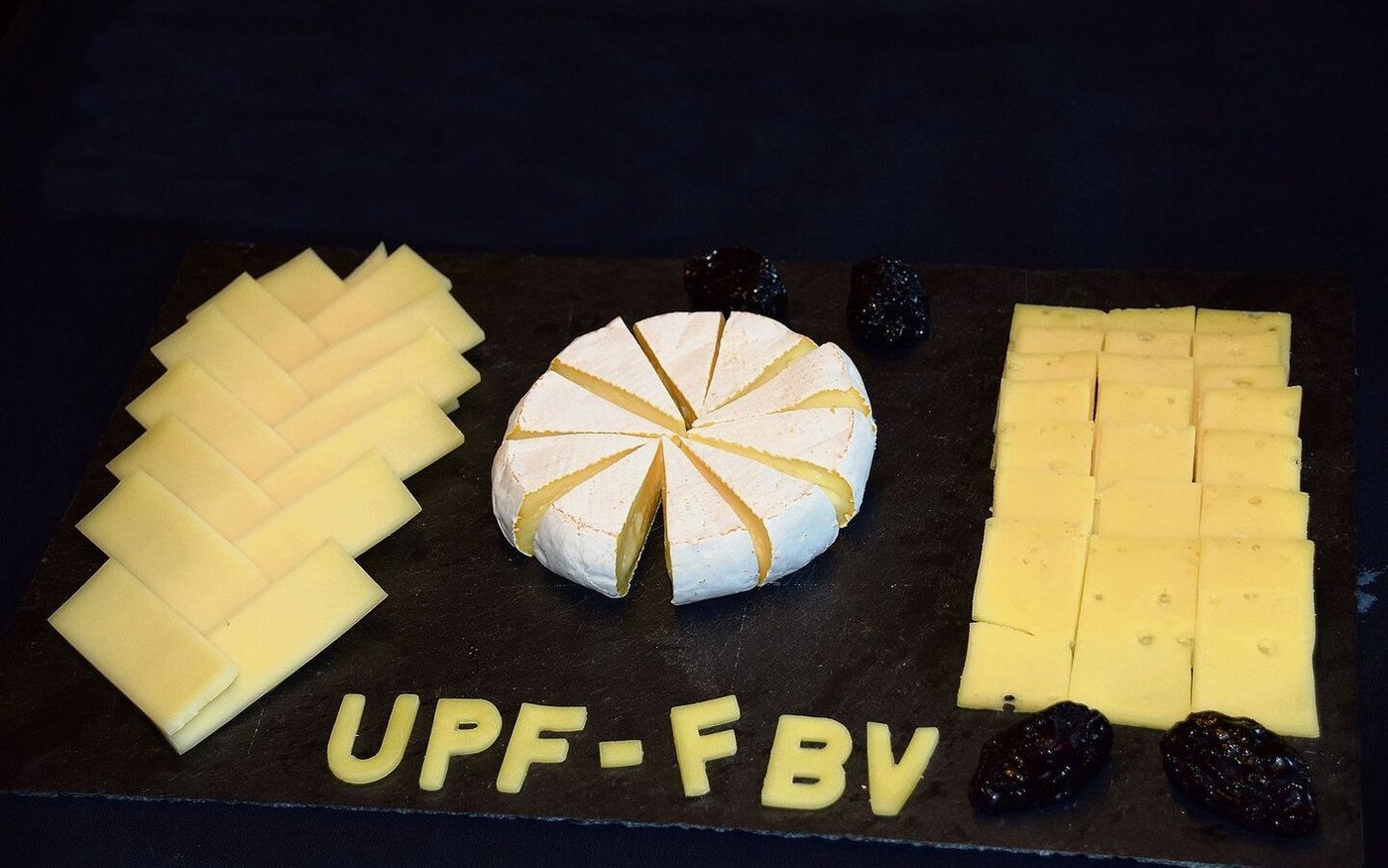 Am Pressefrühstück bot die Familie Pittet nur regionalen Käse an. Dabei durfte der Gruyère AOP und Le Vacherin nicht fehlen.