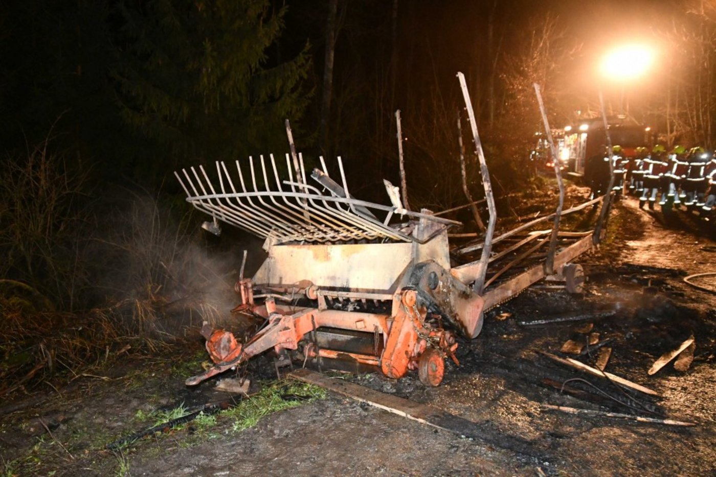 Es war sofort klar, dass es sich um Brandstiftung handelte, wie die Kantonspolizei Aargau schreibt. (Bild Kantonspolizei Aargau)