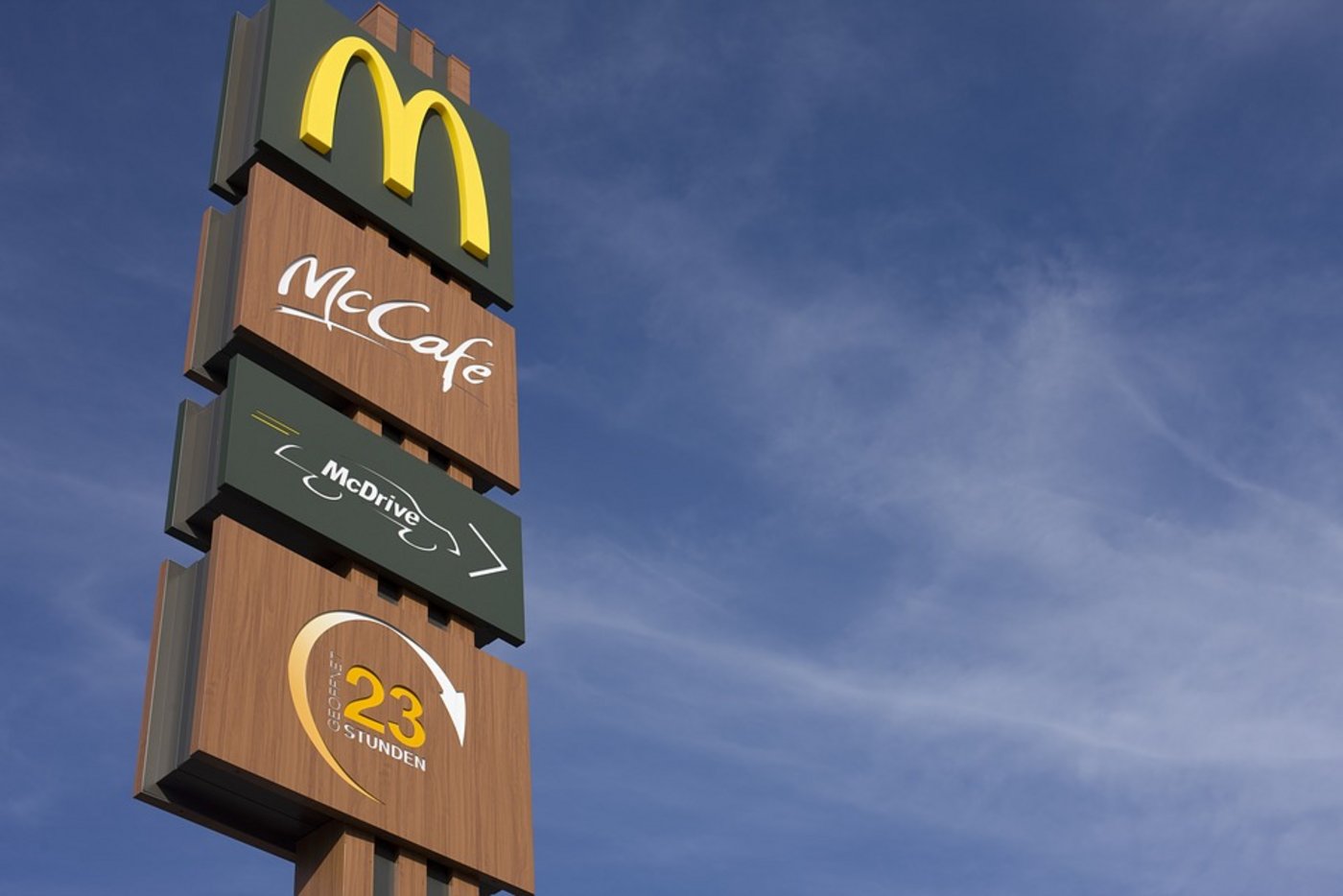 McDonald's wolle mit dieser Massnahme den Einsatz von Verpackungen weiter reduzieren, teilte der Konzern am Donnerstag mit. (Symbolbild Pixabay)