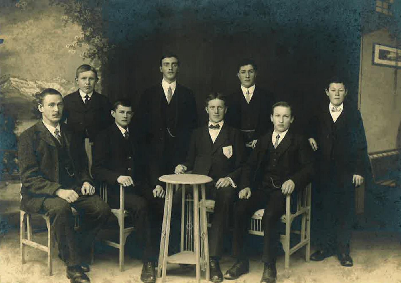 Dieses Klassenfoto der Landwirtschaftlichen Schule Sursee LU aus dem Jahr 1916 unterscheidet sich nicht nur farbtechnisch deutlich von den heutigen. (Bilder Anna-Marie Moos)