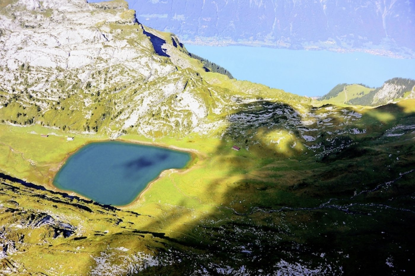 Das Tal ist zerklüftet. Es sollen über 400 Höhlenlöcher geben. Im Sägistal hat der jung Älpler den Sommer 2017 verbracht. (Bild Berner Zeitung / Bruno Petroni)