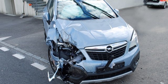 Am Auto entstand Totalschaden. (Bilder Kapo LU)