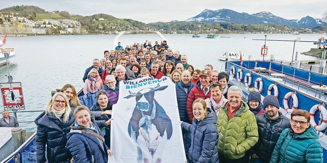 Sie leisten wertvolle Arbeit für die Landwirtschaft: Die Anbieterinnen und Projektverantwortlichen von Stallvisite gingen gemeinsam aufs Schiff und diskutierten dort rege.(Bild zVg)