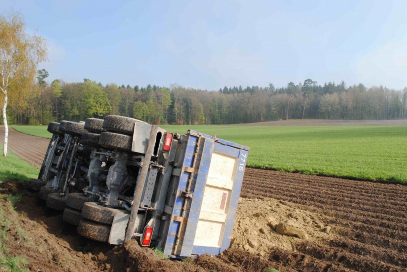 Beim Unfall entstand Sachschaden in der Höhe von mehreren tausend Franken. (Bild Kapo SH)