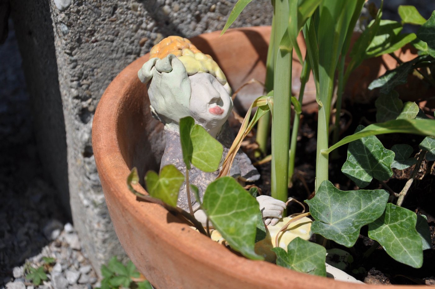 Das Maismädchen ist eine immer wiederkehrende Figur in den Märchenanlässen von Huguette Schwager. (Bild nb)