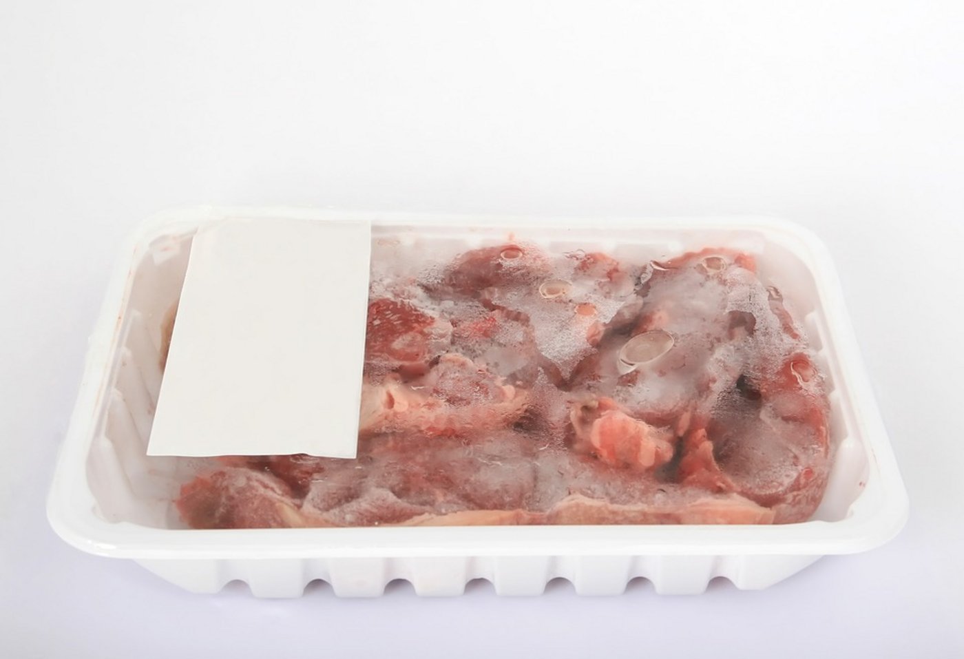 In mindestens 3920 Fällen nahmen die Verurteilten das Fleisch aus der Originalverpackung, verpackten es neu und klebten eine neue Etikette darauf. (Symbolbild Pixabay)