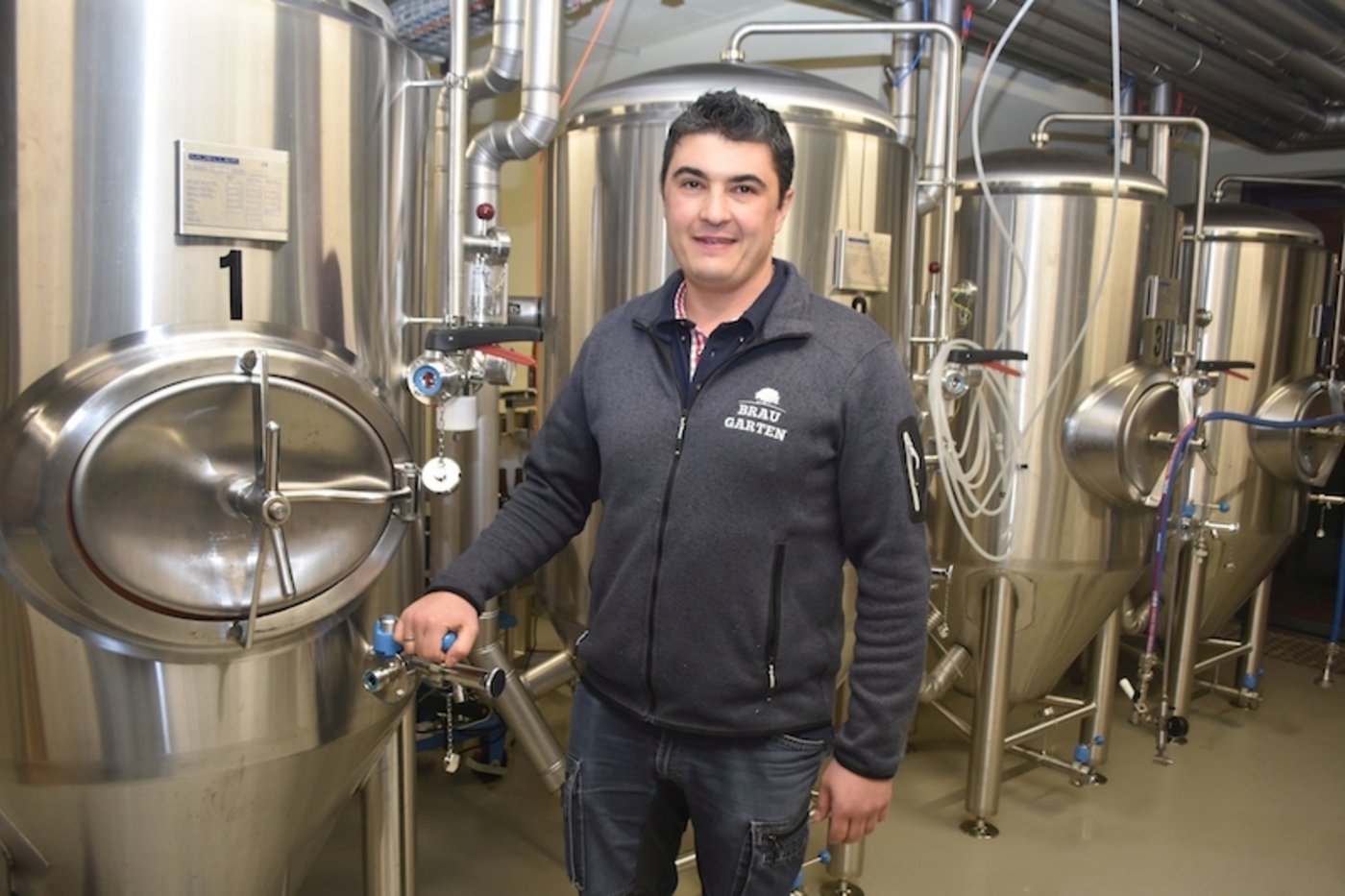 Kai Isele kann sich im Rheinau seinen lang ersehnten Wunsch vom eigenen Bier erfüllen.  (Bilder Thomas Güntert)
