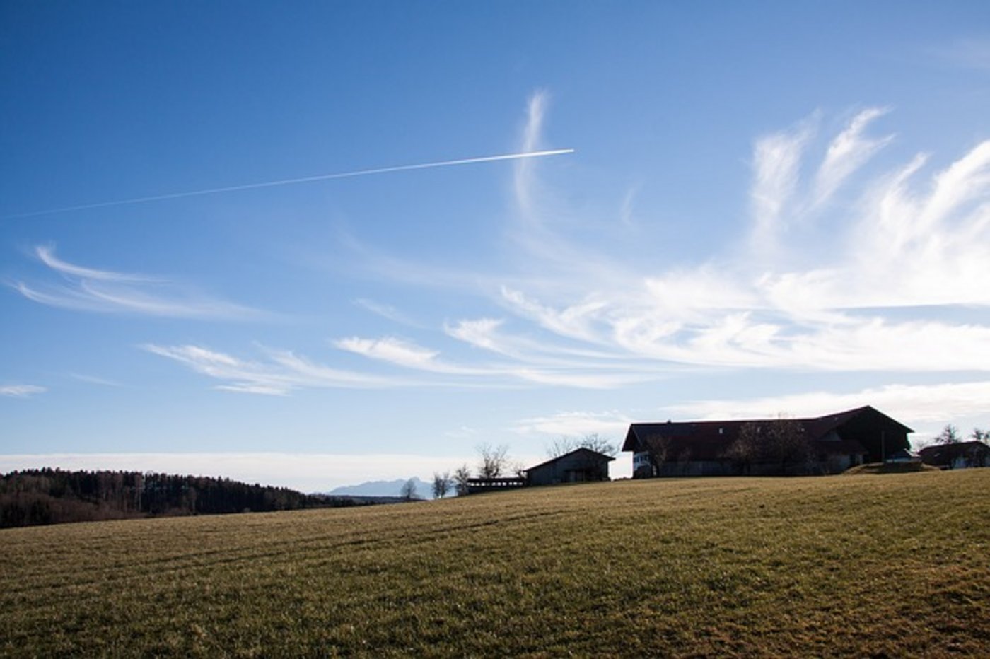 Der Föhn bleibt noch weiter aktiv - 20 Grad liegen gemäss SRF Meteo im Bereich des Möglichen. (Symbolbild Pixabay)