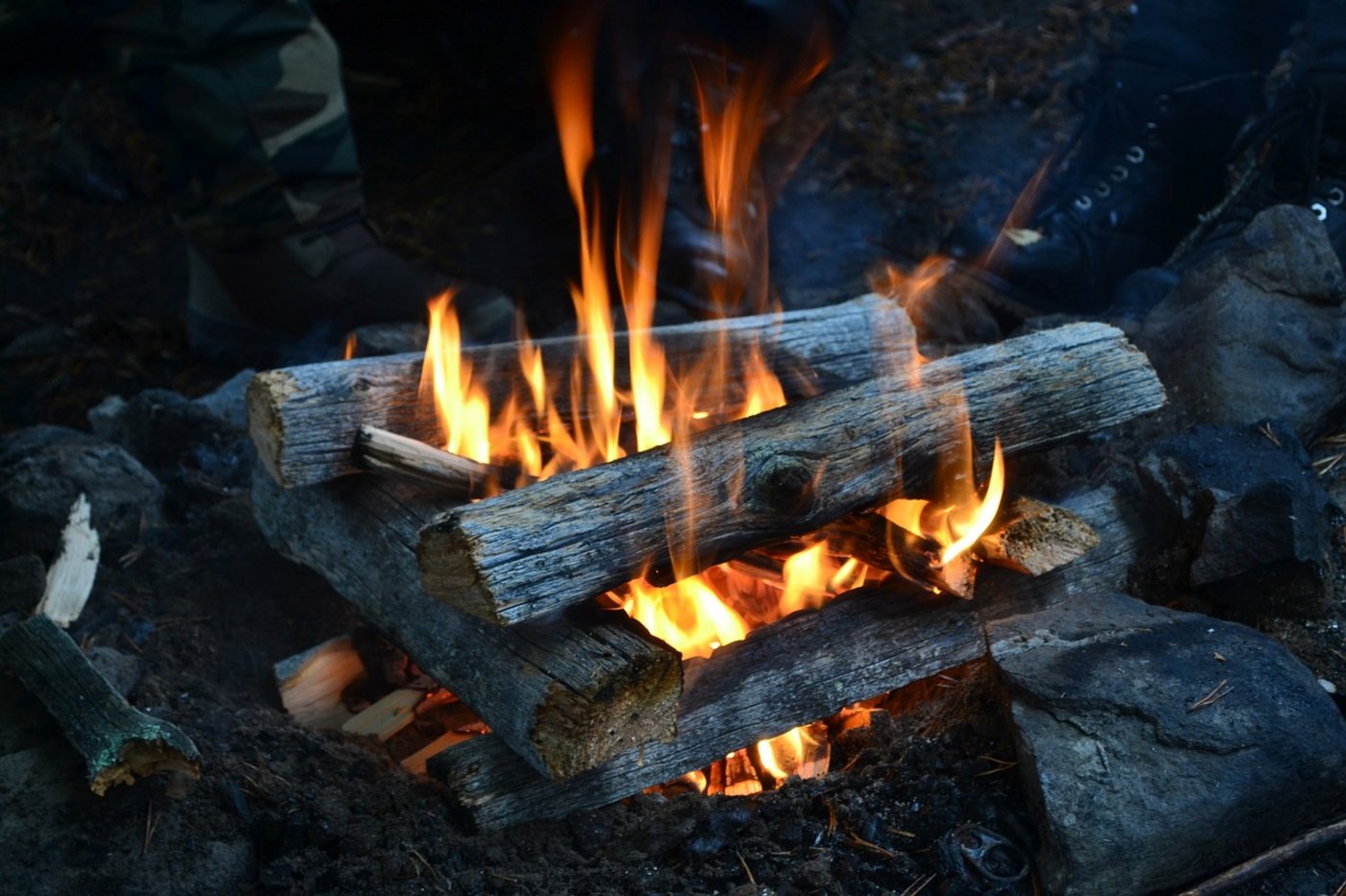 Vorsicht beim Brätlen: Wie schon im Sommer führen die warmen Temperaturen in diesen Tagen zu ausgeprägter Trockenheit. (Bild Pixabay)
